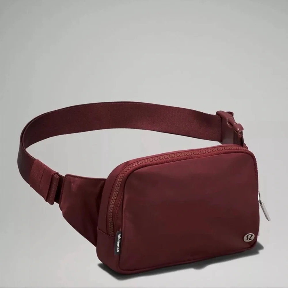 🍋LULULEMON ATHLETICA | Everywhere Belt Bag Large in Red Merlot - Picture 3 of 9